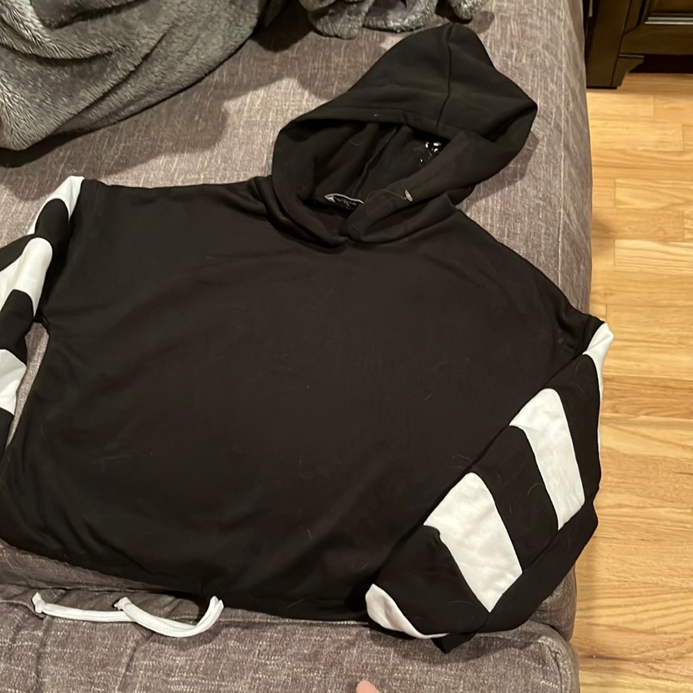 Pinc black & white kids sweatshirt size medium